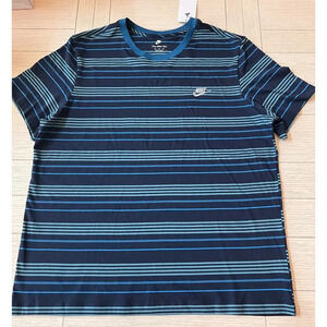 NWT Nike‎ Tee 100% cotton. Sz XXL Navy & blue stripe. Short sleeves.